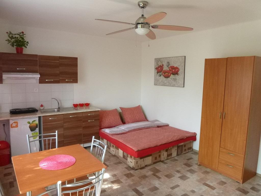 Apartmanovy Dom Grand Štúrovo Exterior foto